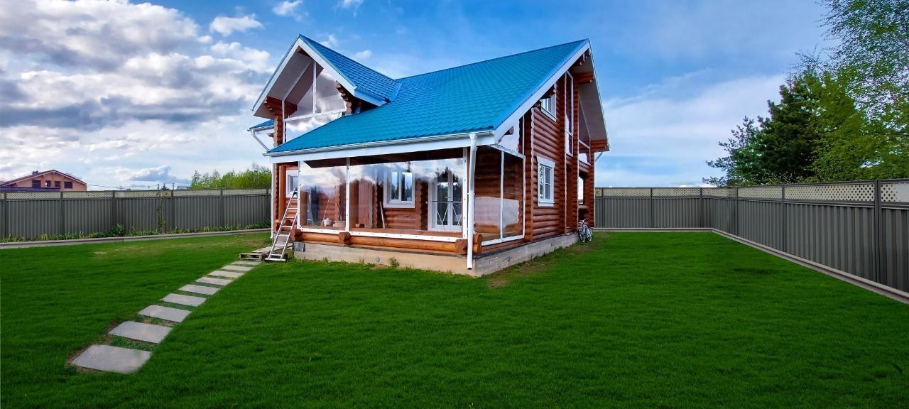 Мягкие окна на веранде загородного дома в посёлке Кратово